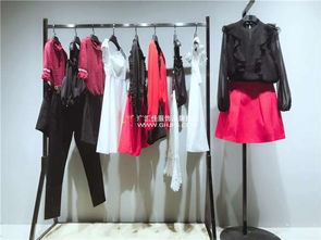 新手如何在石井服裝批發(fā)市場(chǎng)進(jìn)貨并成功開(kāi)設(shè)女裝品牌折扣店